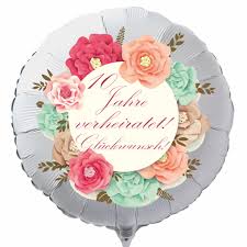 Die wärmsten glückwünsche, die schönsten gäste und den leckersten geburtstagskuchen wünsche ich dir zu deinem heutigen ehrentag. Weisser Rundluftballon 10 Jahre Verheiratet Gluckwunsch Folienballon Inklusive Helium