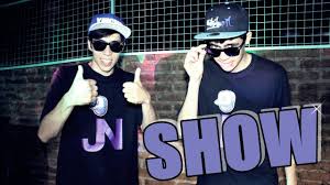 Epic Rap Battles Of History Bruce Lee Vs Clint Eastwood Show De Jorge Y Nacho Fiesta Privada Nachos Fictional Characters Joker
