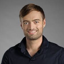 Robert Gonda's Instagram, Twitter & Facebook