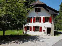 Der kvv bringt sie mit der s4 oder s5 an den unser ehrenamtlich bewirtschaftetes haus verwöhnt sie an sonntagen mit vesper, heißen. Teutonia Unser Haus