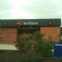 A bank might have a few different routing numbers, but they're never shared with other banks. Suntrust Bank Bank In Silver Spring