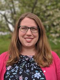 Kari Slater's Instagram, Twitter & Facebook