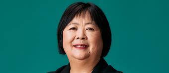 Debbie Chin's Instagram, Twitter & Facebook