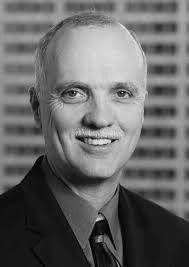 BULLuIvGL TAĸES CEvTER STAGE AS FOCUS OF FIRμ EVEvT