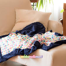 Perfetto per dare un tocco di raffinata eleganza alla camera da letto. Coperte Fai Da Te 10 Modi Diversi Per Fare Utili Copertine E Plaid