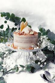 Le Lapin Blanc Layer Cake Vanille Chocolat Blanc Chocolat Blanc Nourriture De Paques Et Gateau A Etage