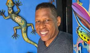 A Dos Tiempos' promueve beneficios baile