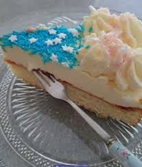 Kasesahne Torte Wahlweise Mit Oder Ohne Boden Backen Rezept Rezept In 2020 Backen Rezepte Lebensmittel Essen