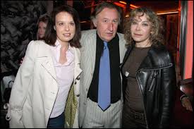 C'est le cas de cynthia sardou, seconde fille de michel sardou, née de l'union entre l'artiste et françoise péttré, qui n'a pas vu son père depuis un an et demi ! Michel Sardou Et Sa Fille Cynthia Ont Toujours Eu Tres Pe Closer