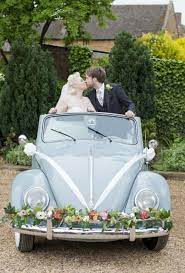Fournir En Sortie De Messe Des Rubans Aux Couleurs Du Mariage A Attacher Aux Retroviseurs Des Voitures Wedding Car Decorations Vintage Car Wedding Wedding Car
