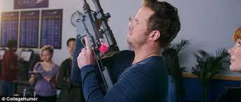 Christopher michael chris pratt (born june 21, 1979) is an american actor, producer and voice artist who played owen grady in the 2015 jurassic world and its sequel jurassic world: Chris Pratt Tries To Bring A Velociraptor On Flight In New Hilarious Clip Express Digest