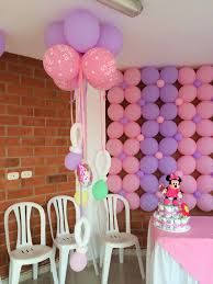 Una guirnalda que cuelga sobre la mesa o algunos globos alrededor de la mesa de regalo pueden completar la ubicación de la fiesta. 26 Best Baby Shower Adornos Baby Shower