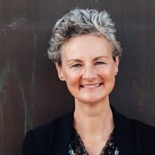 Christina Tønder Bell på LinkedIn: I'm open to work… In Panama! [Español  abajo] Casper Bell and I are moving…