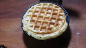 Buka penutup waffle untuk pastikan waffle sudah masak atau tidak. Waffle Crispy Youtube