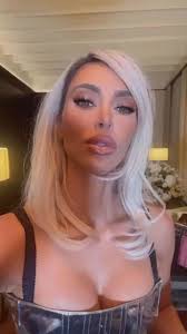 Kim new vlog All's Fair Nyc press tour Day 1 @kimkardashian @allsfaironhulu  #kimkardashian #allsfair