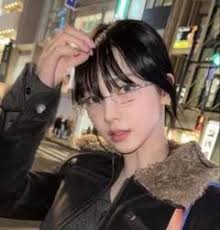 2025年最新】ユジン着用の人気アイテム