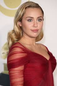 Miley cyrus threw on a harley davidson shirt as she left a winsor pilates class in la yesterday. Miley Cyrus Best Hairstyles Of All Time 66 Miley Cyrus Hair Cuts And Colors