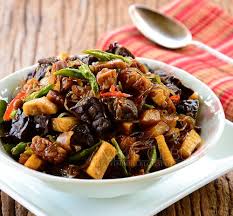 Di malaysia terutama di johor, menu ini namanya sambal goreng jawa. Sambal Goreng Campur Paru Dapur Tanpa Sempadan