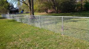 Installation of chain link fence writing is intended to guard you to install it well and ensure it better performance in various conditions. Practical Chain Link Fencing Straight Line Fence