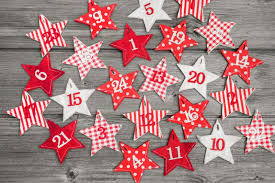È un nuovo ed originale calendario che invece di essere scartato e scoperto dal 1 al 25 dicembre, viene costruito e composto giorno dopo giorno per essere. Calendario Dell Avvento Fai Da Te Per Bambini Non Sprecare