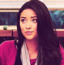 Mona Richards's Instagram, Twitter & Facebook