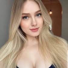 Danielle Kim's Instagram, Twitter & Facebook