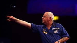 Du findest hier zum beispiel die van gerwen darts mit denen michael während seiner wettkämpfe wirft. Thornton Shocks Van Gerwen To Take Crown Scoop News Sky News