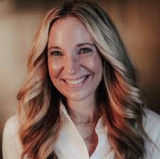 Carrie Ackerman's Instagram, Twitter & Facebook