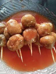 Satay yang popular di malaysia ialah satay kajang yang dihidangkan dengan sambal asing. Puas Makan Sate Ikan Lokcing Homemade