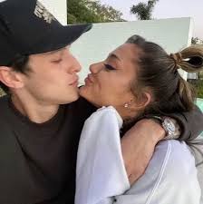 Ariana Grande Posts Rare Intimate Snap Kissing Boyfriend Dalton Gomez