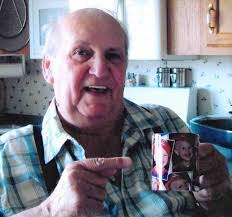 Robert Moy's Instagram, Twitter & Facebook