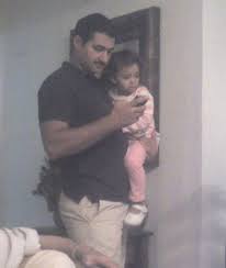 المداعبات مهمة حتى ينتقل الزوجان إلى مرحلة الإيلاج، ولكن قد يحدث الكثير من المفارقات فالرجل يكون عائداً من رحلة النشوة وزوجته لم تصل بعد لـ هزة الجماع ، فتجتر آلامها وتطفئ. Ù¥ ØµÙˆØ± ØªØ±ØµØ¯ Ø¬Ù…Ø§Ù„ Ø²ÙˆØ¬Ø© ÙŠØ§Ø³Ø± Ø¬Ù„Ø§Ù„ Ø¨Ù†Øª Ø§Ù„Ø£ØµÙˆÙ„