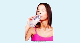 Sprudelwasser im traum kann außerdem. Das Trinken Von Warmem Wasser Mit Zitrone Dient Zum Abnehmen Beste Tageszeit Um Kohlenhydrate Fur Den Fettabbau Zu Essen