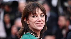 C'est fou…" : Michel Fugain annonce la mort de l'un de ses proches sur le  plateau de Vivement dimanche