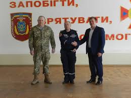 Мандруватимемо країною у пошуках автентичних композицій і розповідатимемо унікальні історії про виконавців. Ryatuvalniki Hersonshini I Den Pozhezhnoyi Ohoroni Vidznachali I V Konkursi Vijskovo Patriotichnoyi Pisni Zmagalisya