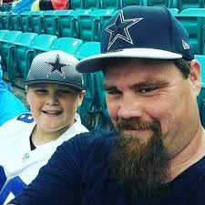 Aaron Declue's Instagram, Twitter & Facebook