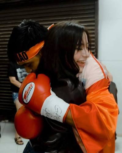 DOUBLE WIN, EMAN! 🙏🏻♥️🥊 nagbahagi ng ilang snaps ang aktres na si Jillian  Ward sa Facebook kung saan makikita ang kanyang unwavering support para kay Eman  Bacosa Pacquiao sa laban ng Kumong