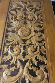 Motif ragam hias sudah ada sejak dahulu pada zaman prasejarah. Contoh Ukiran Kayu Motif Flora Goreng