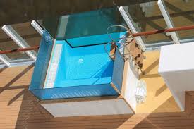 Here are 12 infinity pools around the world that caught our eye and have us dreaming of pool days. Aidaprima Skywalk Und Infinity Pools Bieten Top Aussichten