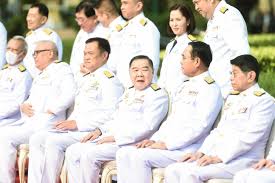 ได้โพสต์เฟซบุ๊กส่วนตัว ระบุข้อความว่า ขอขานรับ แนวคิดนายกฯ พลเอกประยุทธ์ สละเงินเดือนรัฐมนตรี 3 เดือน จะไปทำอาหารกล่อง ให้. M4dpik 9v Pd8m