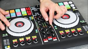 Dj Play My Cake Video Oficial Amazing Dj Chocolate Cake Fun Eas Music Themed Cakes Dj Cake Music Cakes