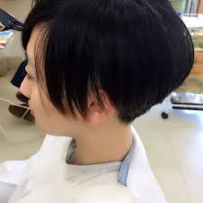 バッサリ切ってきたよーん アシメショート ツーブロック女子 ツーブロック 女子 ヘアスタイル お嬢さん