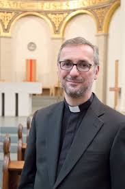 Hamburg | als konsequenz aus einem gutachten zum umgang mit missbrauchsvorwürfen im erzbistum köln hat der hamburger erzbischof stefan heße dem papst seinen amtsverzicht. Hesse Kirche Kann Im Norden Nicht Mehr Uberall Sein Freitag 09 Februar 2018 14 54 00 Nachrichten Katholische Sonntagszeitung