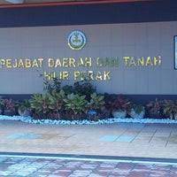 Penyerahan projek kepada pengarah pejabat pembanguan persekutuan negeri perak. Pejabat Daerah Dan Tanah Hilir Perak Teluk Intan Da Devlet Binasi