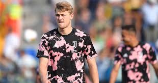 De ligt is spending his quarentine sleeping and y'know what i relate. De Ligt Already Unhappy At Juve 0 Minutes On Serie A Debut Tribuna Com