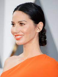 28 Of The Best Hairstyles For Round Faces Slick Hairstyles Hairstyles For Round Faces Cool Hairstyles