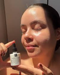 Nosso Sérum já é o queridinho em todo o Brasil! ☕️✨ E por aí, você já  testou também? Marca a gente nos stories 🩵