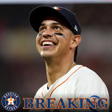 MAURICIO DUBON, his wife, and Gold Glove Award.🙂⚾️👏🏻 IG@mlb #sfgiants  #mauriciod10 #nancysherrera #astros