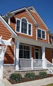 Nothing quite captures the ruggedness of cedar like staggered shake siding. Exterior Home Design Inspiration I Foundry Siding