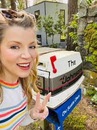 Revisiting iconic island mailboxes